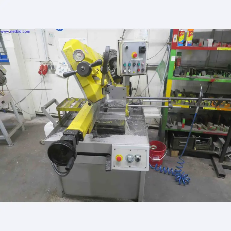 Machines CNC bien entretenues destinées à la fabrication de pièces métalliques de précision-2