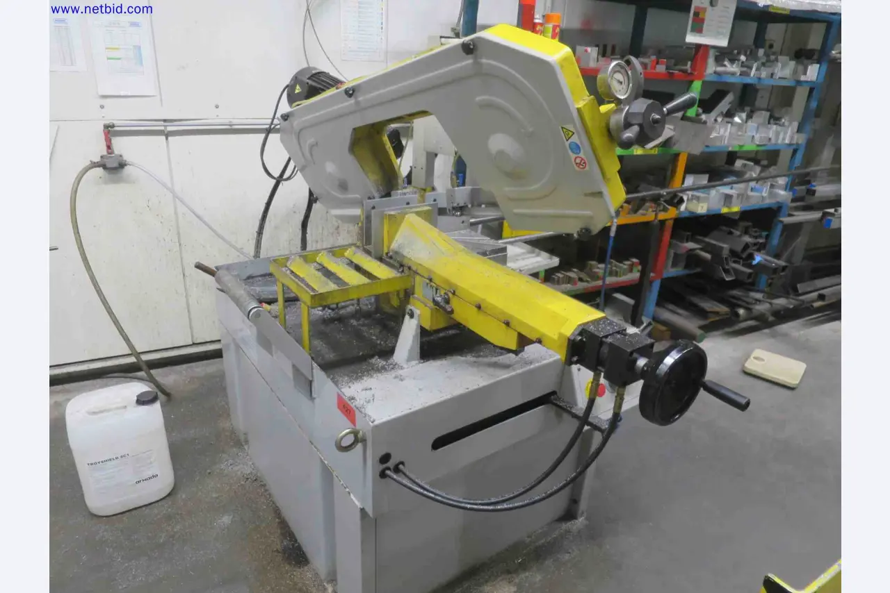 Machines CNC bien entretenues destinées à la fabrication de pièces métalliques de précision-3