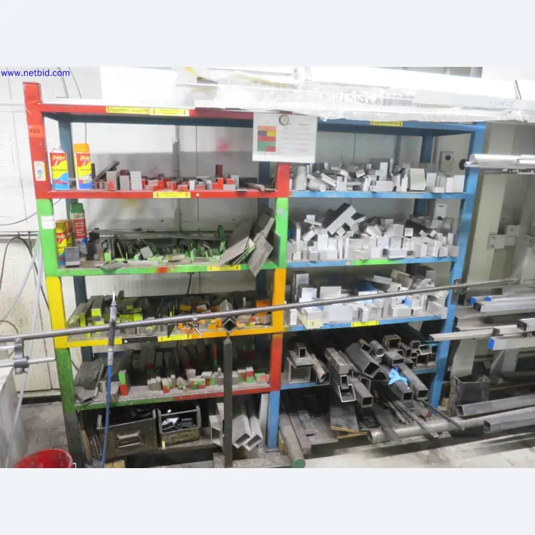 Machines CNC bien entretenues destinées à la fabrication de pièces métalliques de précision-1