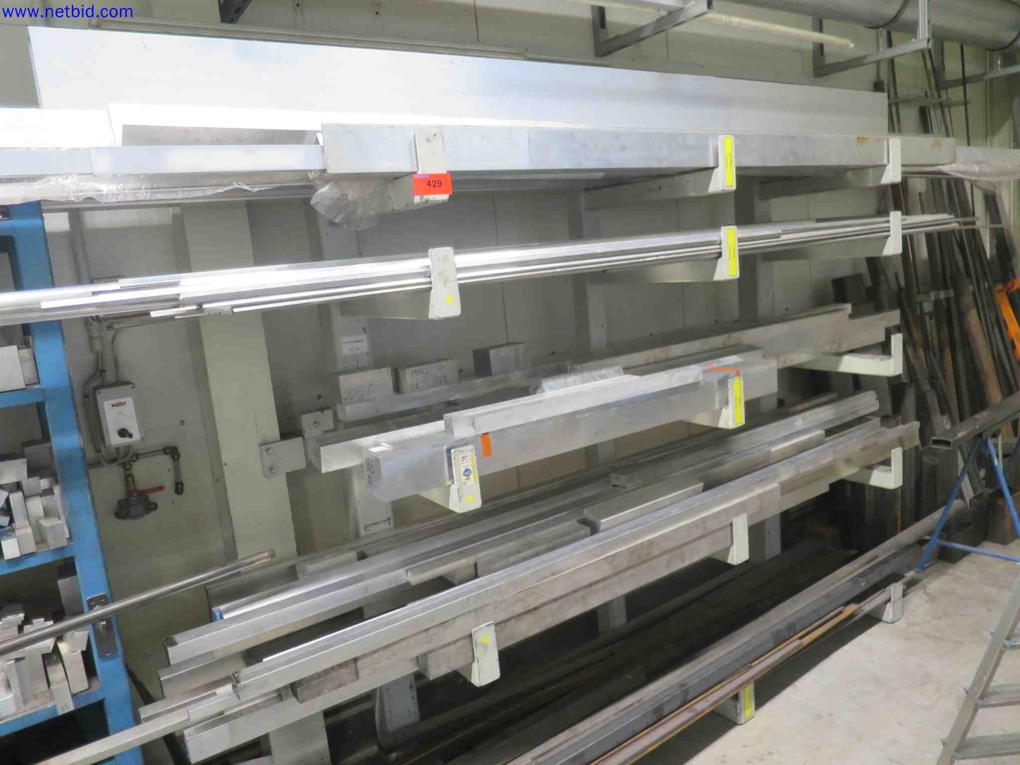 Machines CNC bien entretenues destinées à la fabrication de pièces métalliques de précision-1