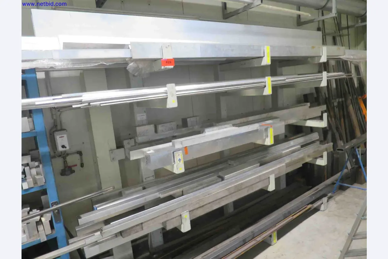 Machines CNC bien entretenues destinées à la fabrication de pièces métalliques de précision-1
