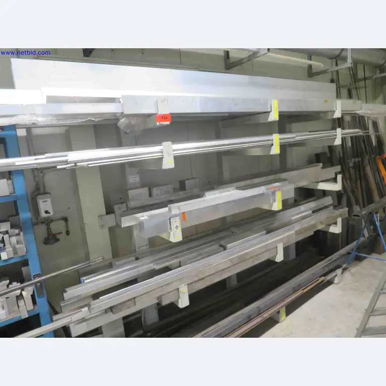 Machines CNC bien entretenues destinées à la fabrication de pièces métalliques de précision-1