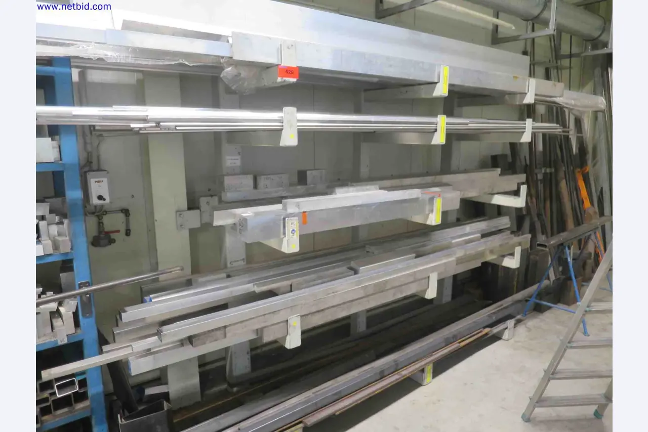 Machines CNC bien entretenues destinées à la fabrication de pièces métalliques de précision-2