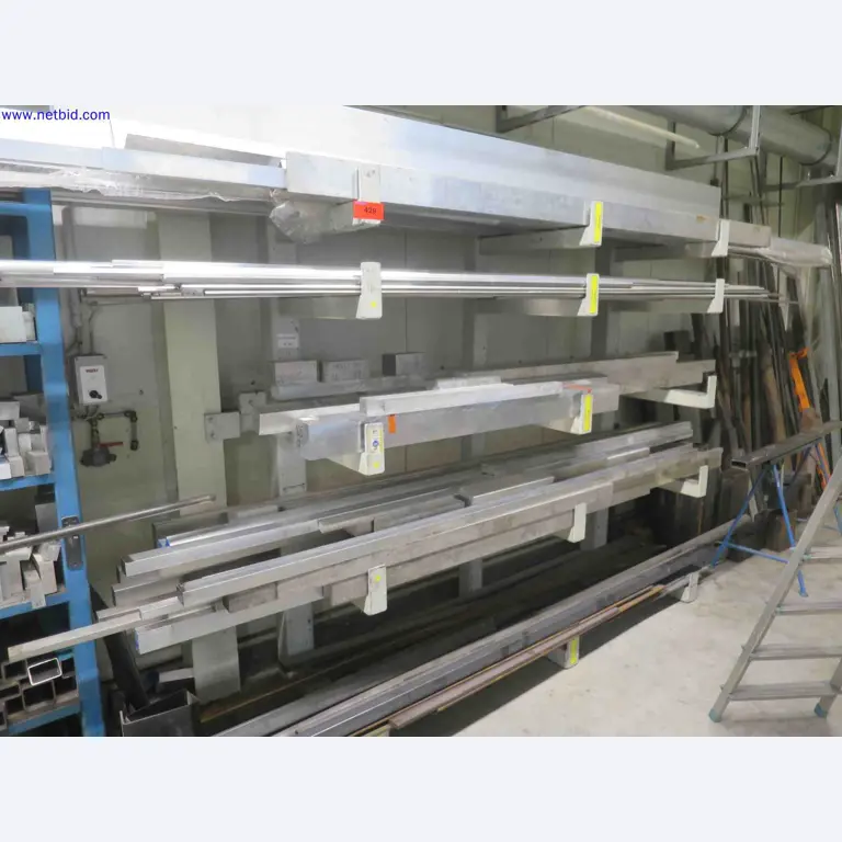 Machines CNC bien entretenues destinées à la fabrication de pièces métalliques de précision-2
