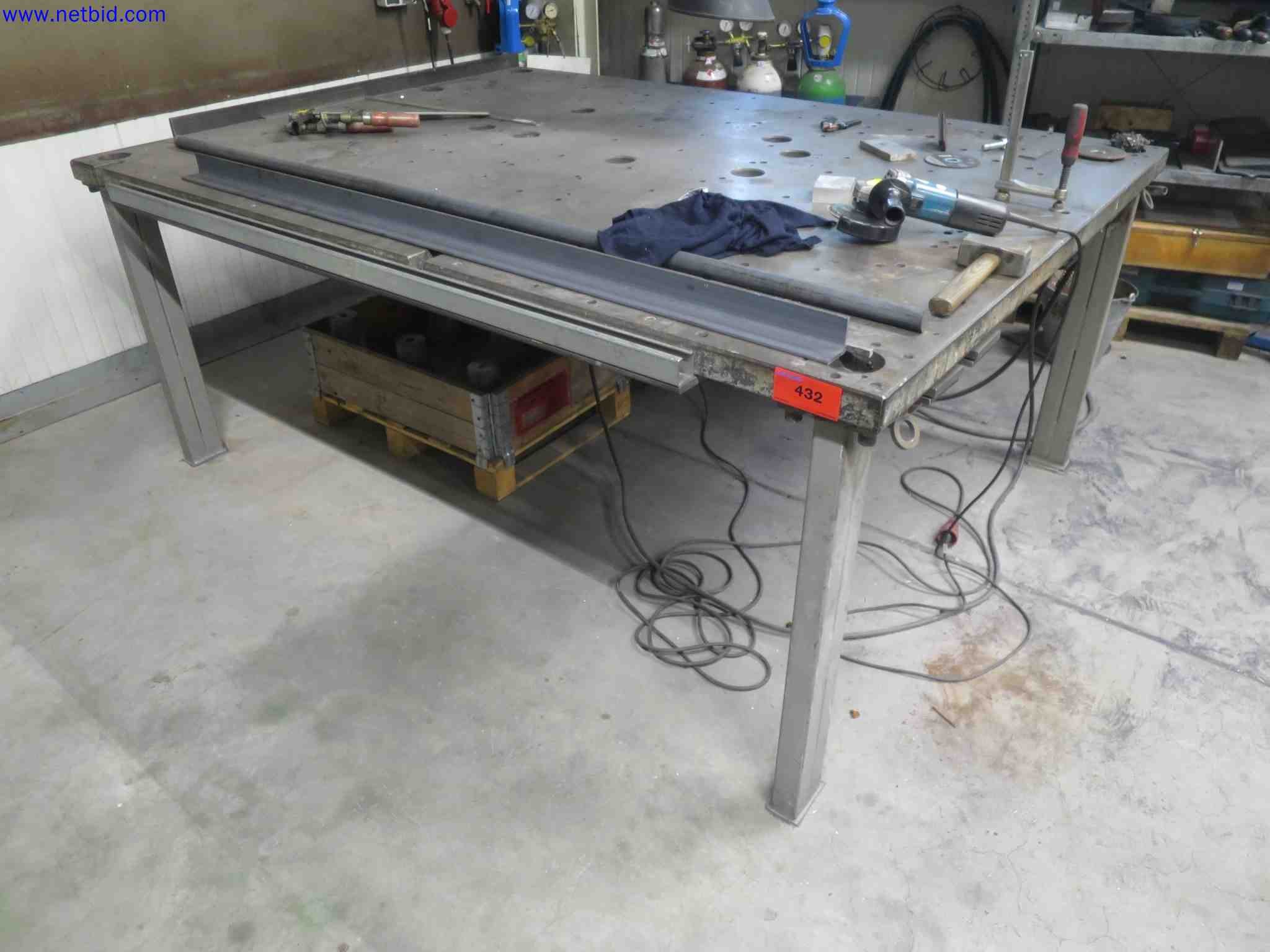 Machines CNC bien entretenues destinées à la fabrication de pièces métalliques de précision-1