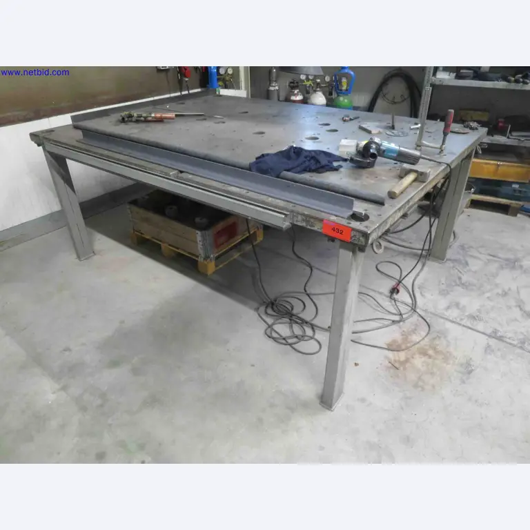 Machines CNC bien entretenues destinées à la fabrication de pièces métalliques de précision-1