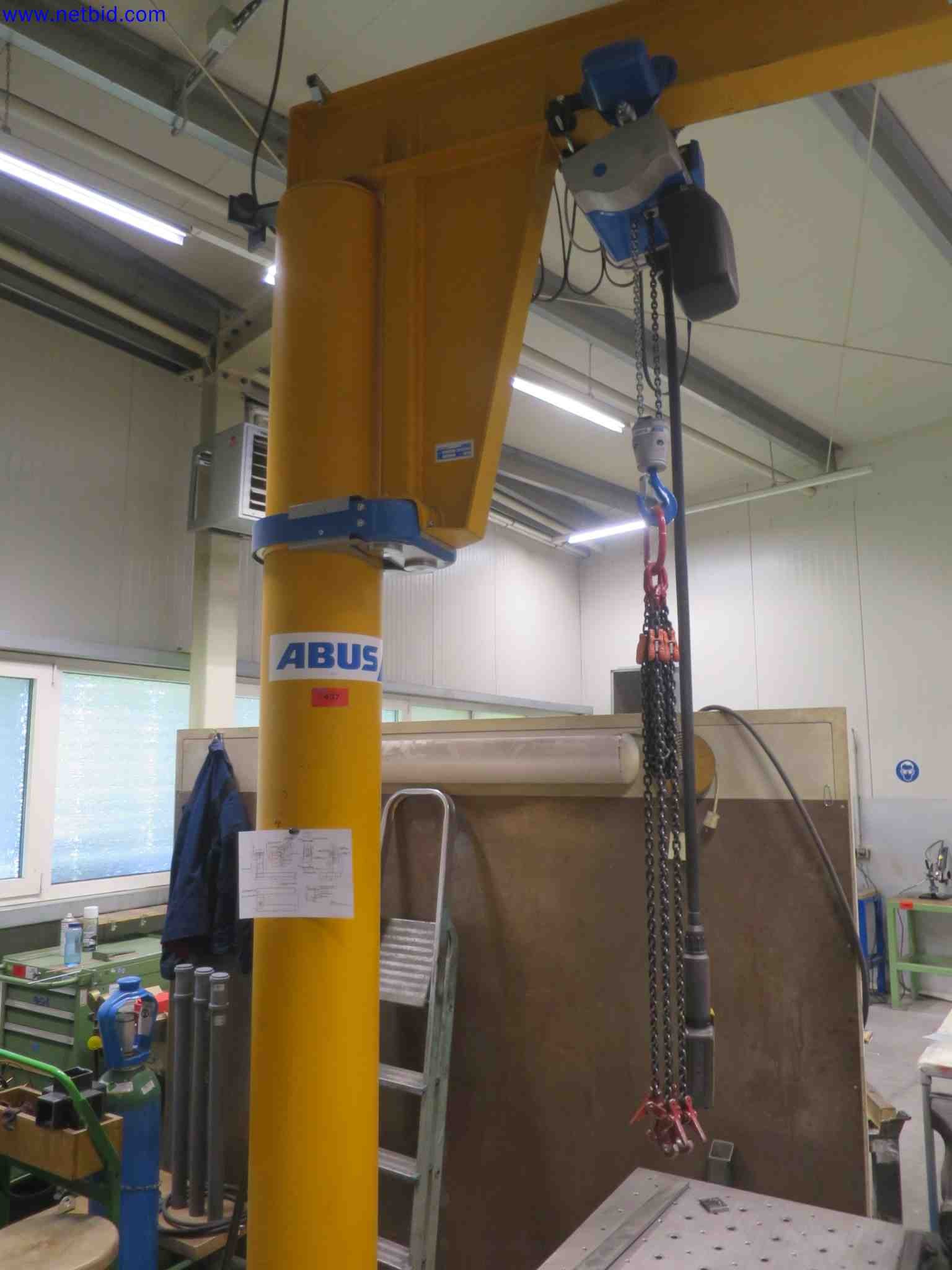 Machines CNC bien entretenues destinées à la fabrication de pièces métalliques de précision-1