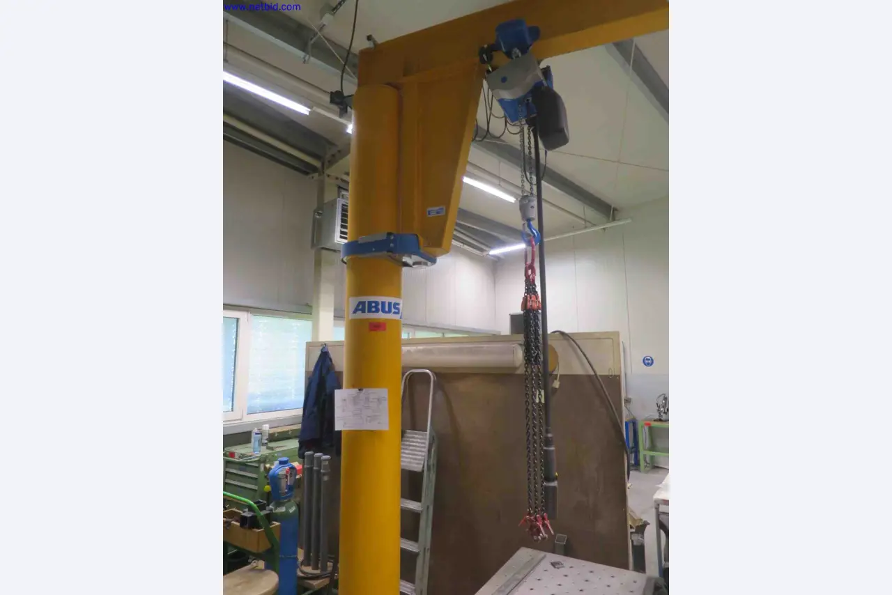Machines CNC bien entretenues destinées à la fabrication de pièces métalliques de précision-1