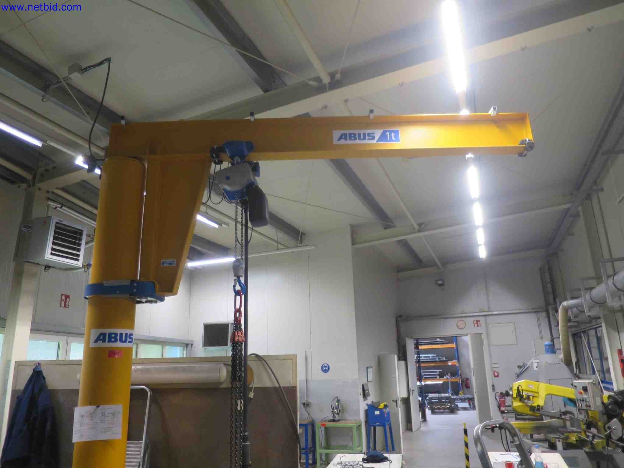 Machines CNC bien entretenues destinées à la fabrication de pièces métalliques de précision-2