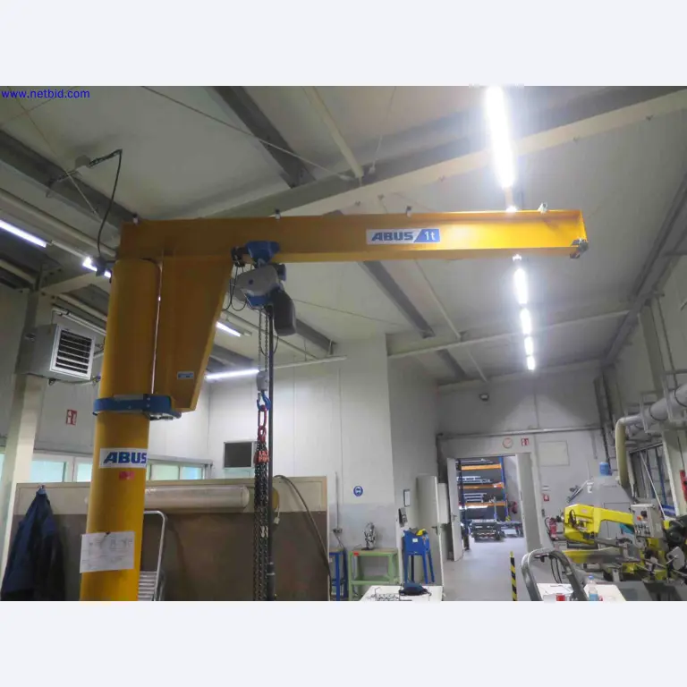 Machines CNC bien entretenues destinées à la fabrication de pièces métalliques de précision-2