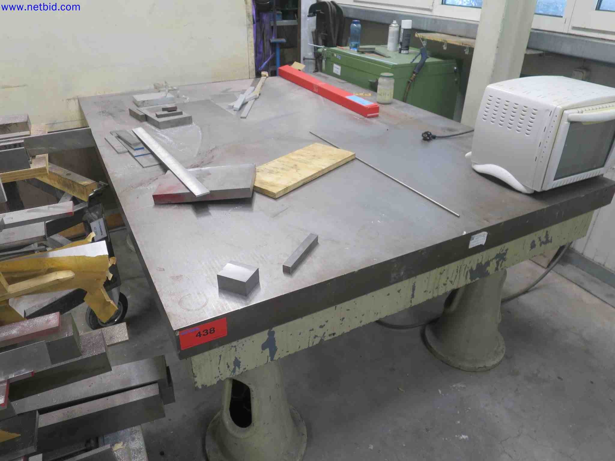 Machines CNC bien entretenues destinées à la fabrication de pièces métalliques de précision-1