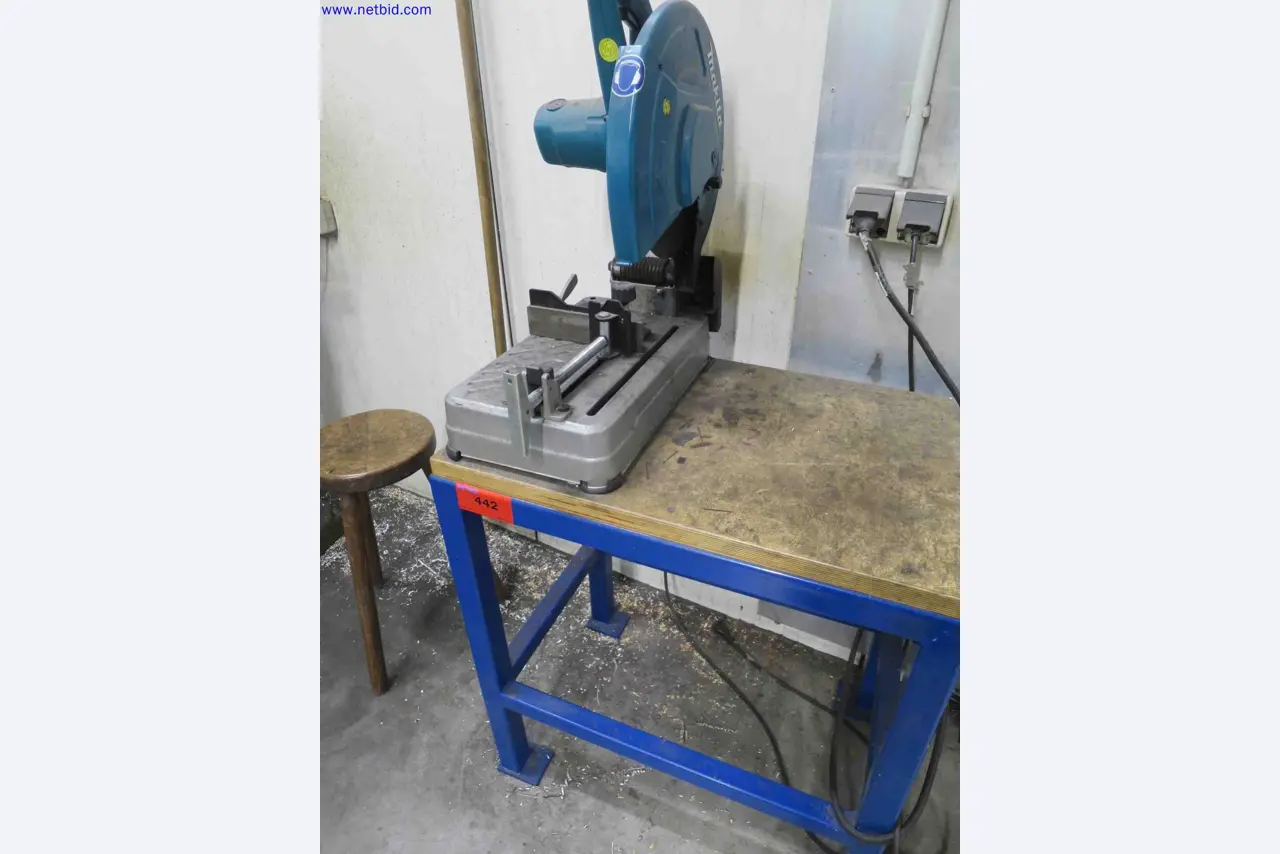 Machines CNC bien entretenues destinées à la fabrication de pièces métalliques de précision-1