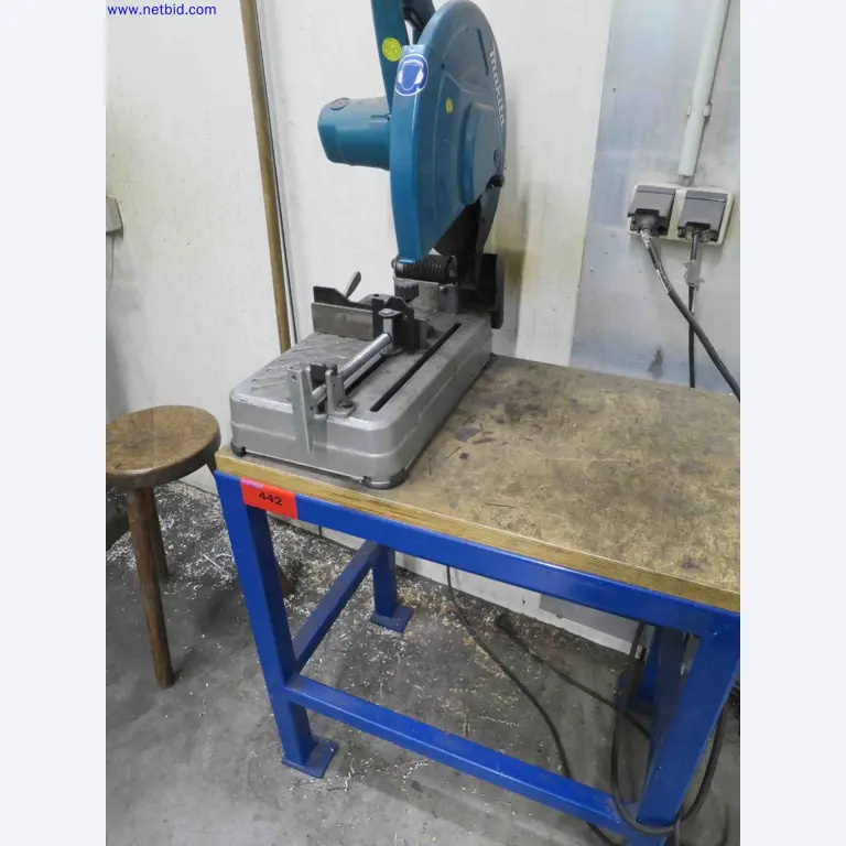 Machines CNC bien entretenues destinées à la fabrication de pièces métalliques de précision-1