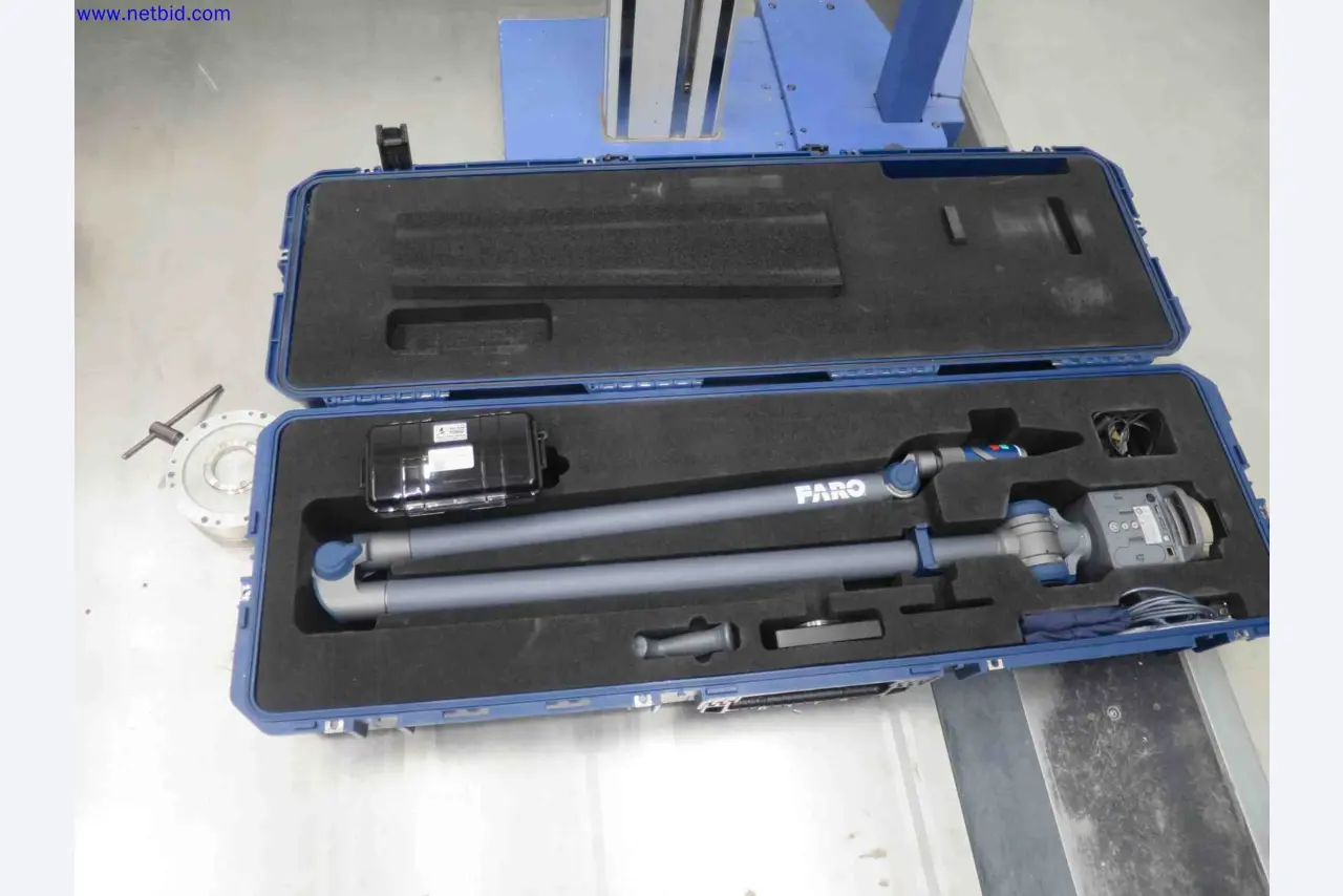 Machines CNC bien entretenues destinées à la fabrication de pièces métalliques de précision-1