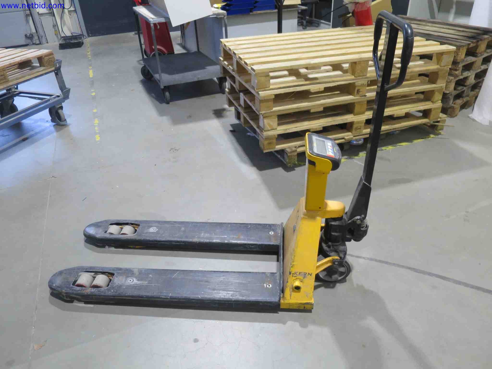 Machines CNC bien entretenues destinées à la fabrication de pièces métalliques de précision-3