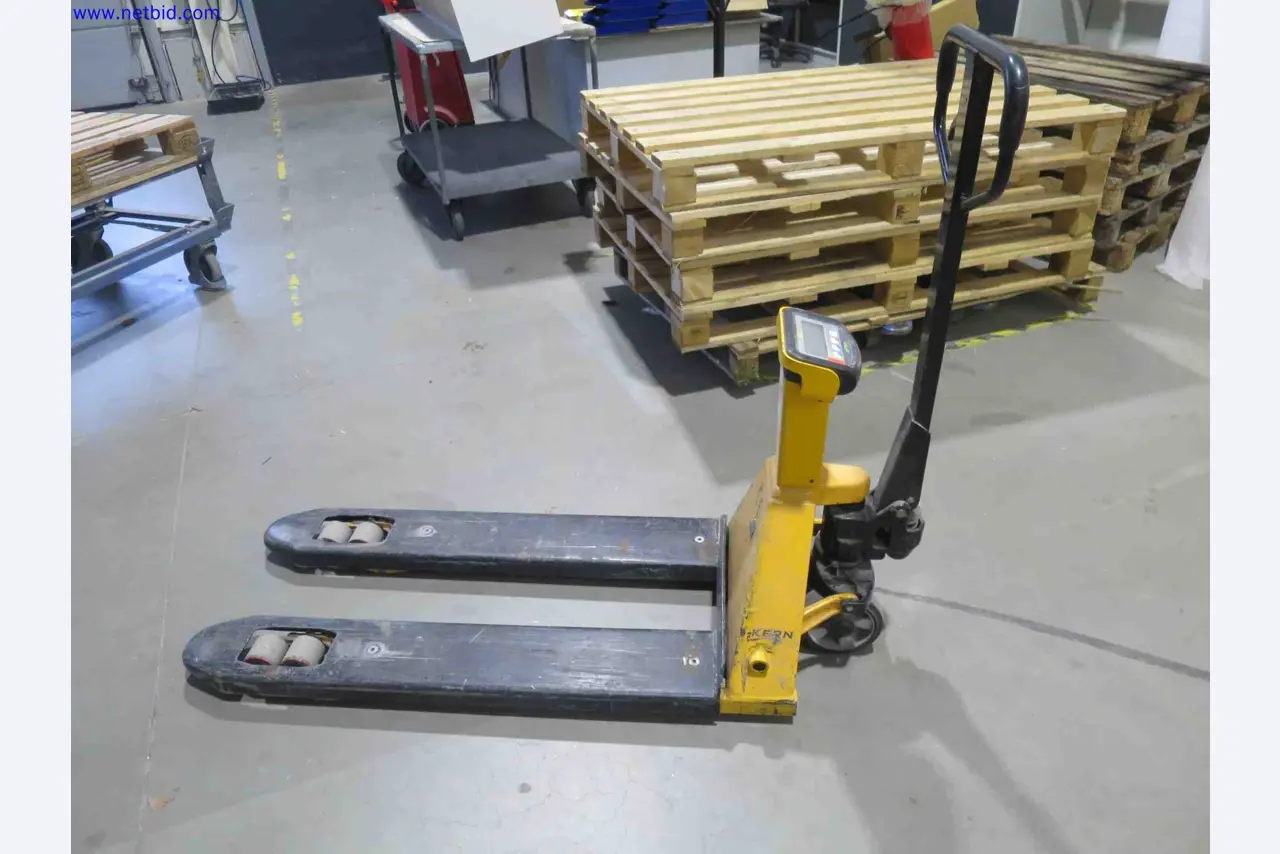 Machines CNC bien entretenues destinées à la fabrication de pièces métalliques de précision-3
