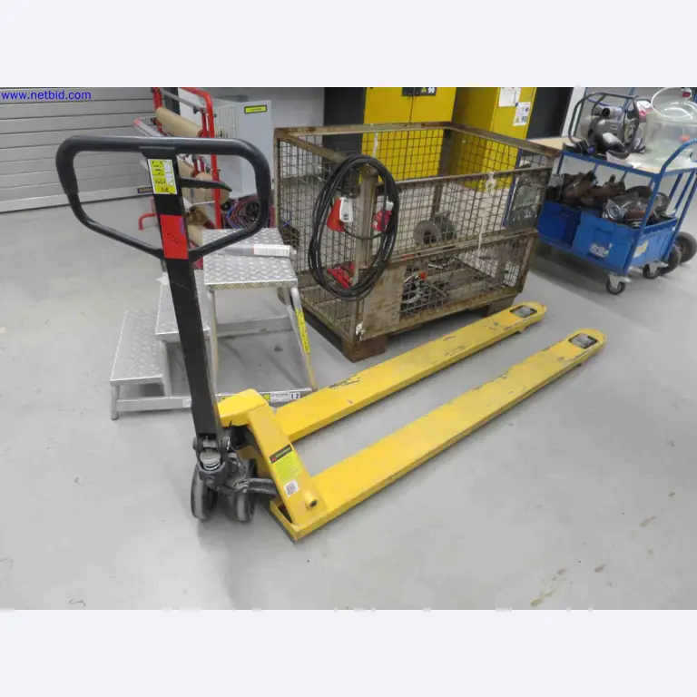 Machines CNC bien entretenues destinées à la fabrication de pièces métalliques de précision-1