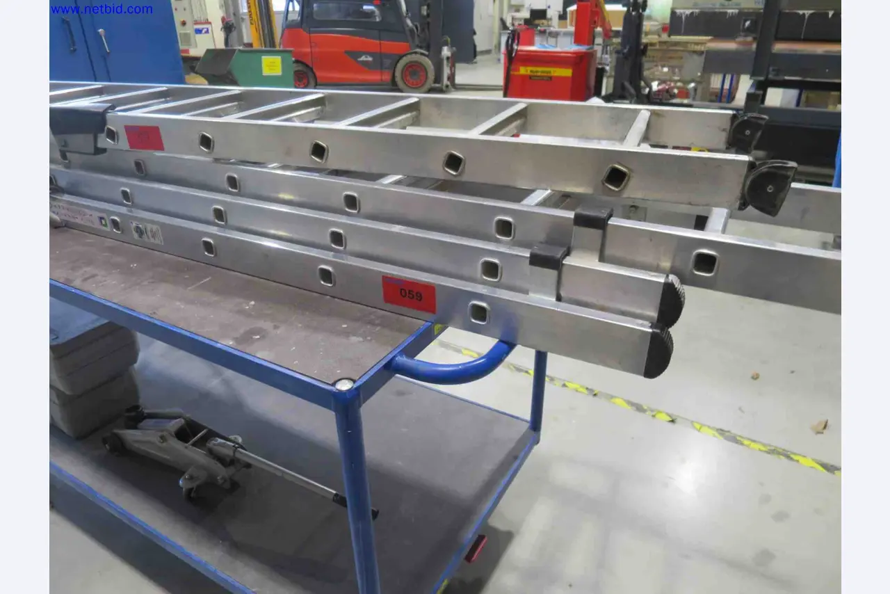 Machines CNC bien entretenues destinées à la fabrication de pièces métalliques de précision-2
