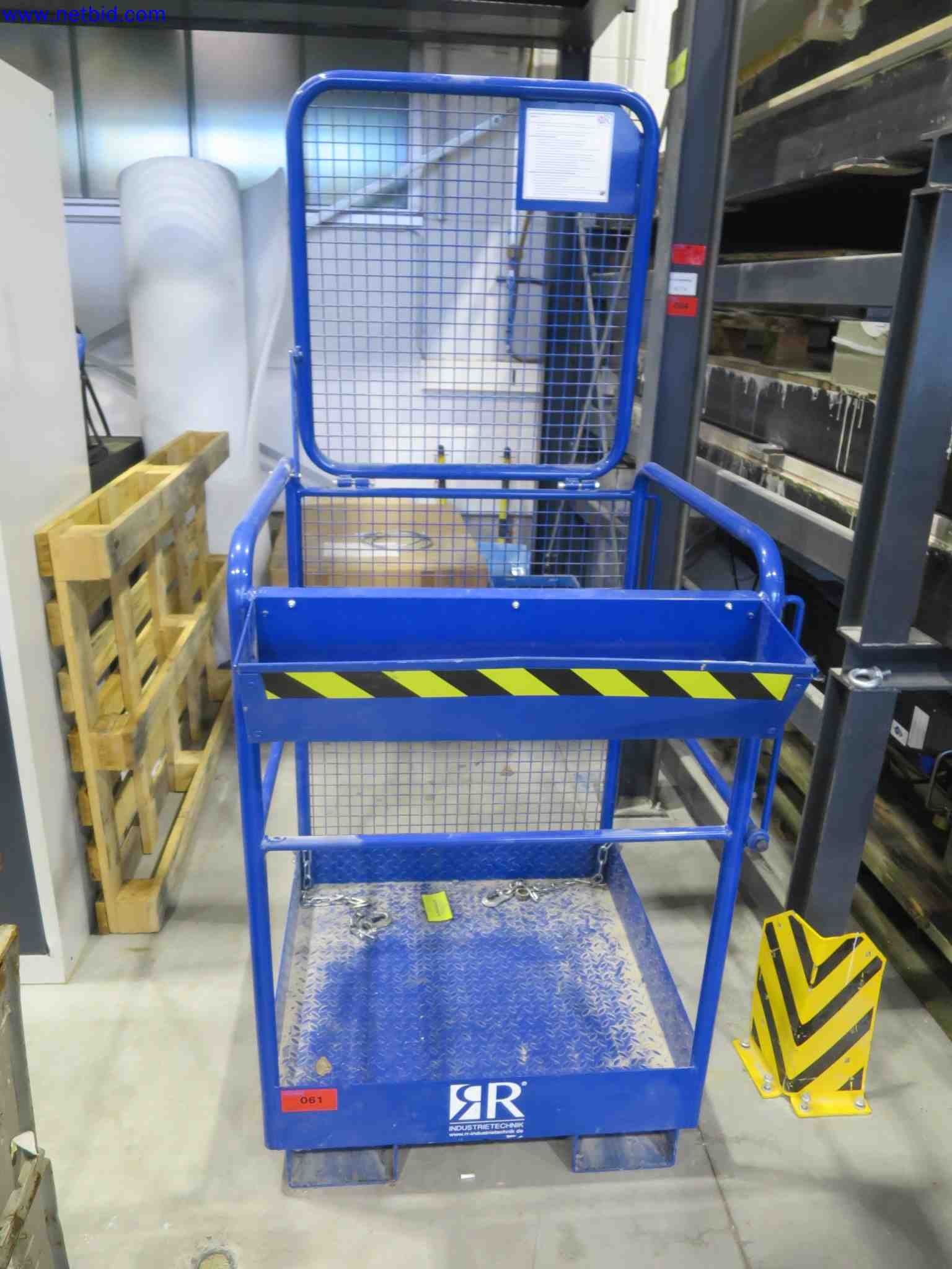 Machines CNC bien entretenues destinées à la fabrication de pièces métalliques de précision-1