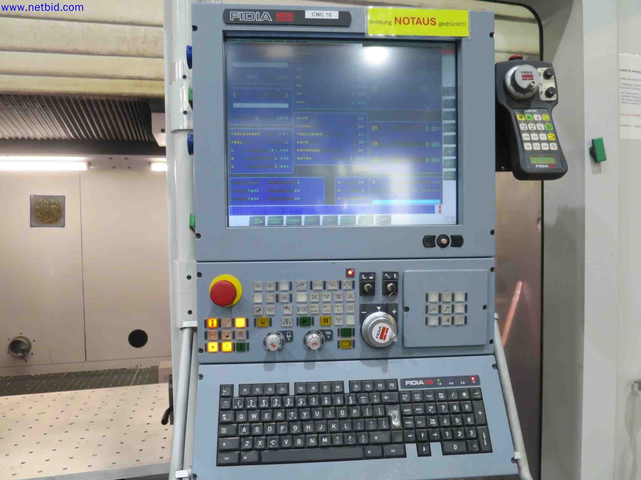 Machines CNC bien entretenues destinées à la fabrication de pièces métalliques de précision-3