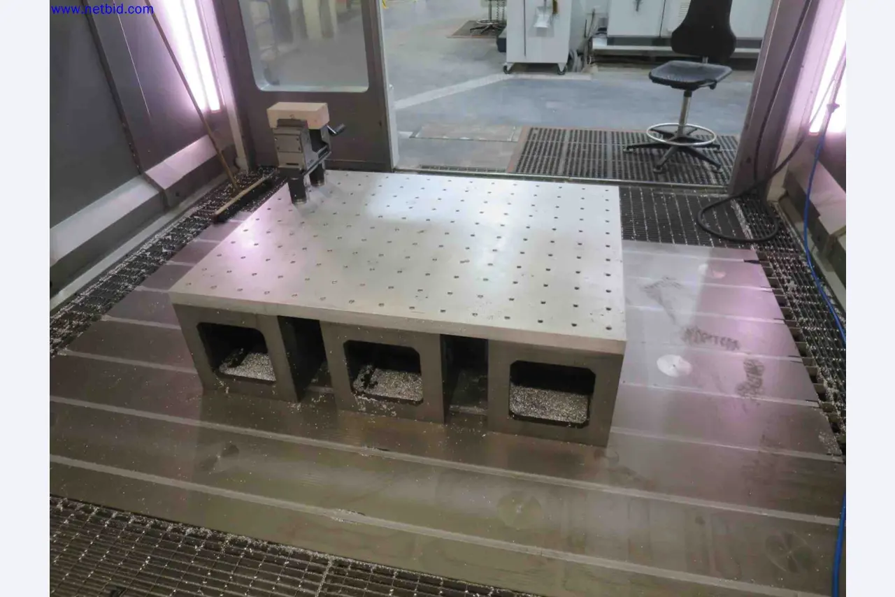 Machines CNC bien entretenues destinées à la fabrication de pièces métalliques de précision-6