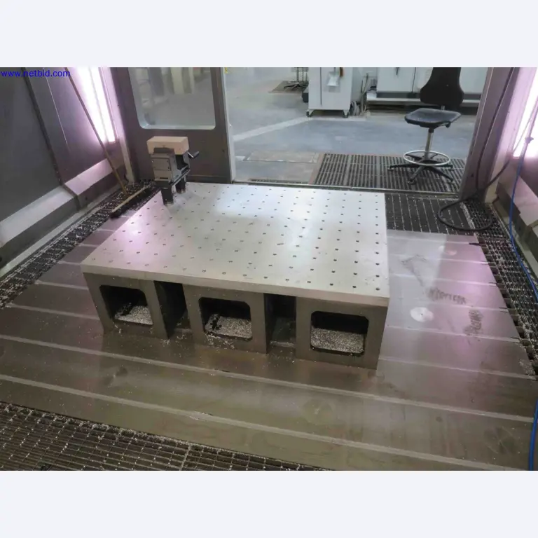 Machines CNC bien entretenues destinées à la fabrication de pièces métalliques de précision-6