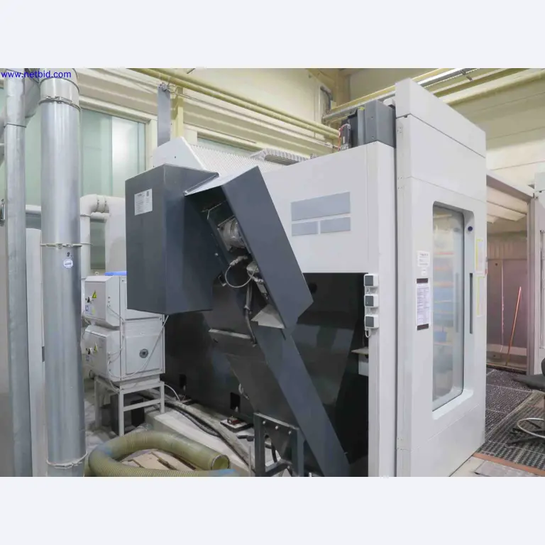 Machines CNC bien entretenues destinées à la fabrication de pièces métalliques de précision-8