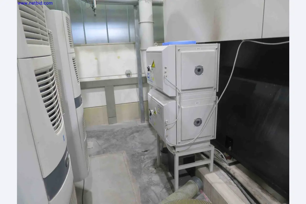 Machines CNC bien entretenues destinées à la fabrication de pièces métalliques de précision-9