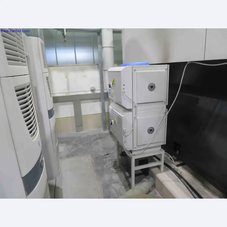 Machines CNC bien entretenues destinées à la fabrication de pièces métalliques de précision-9