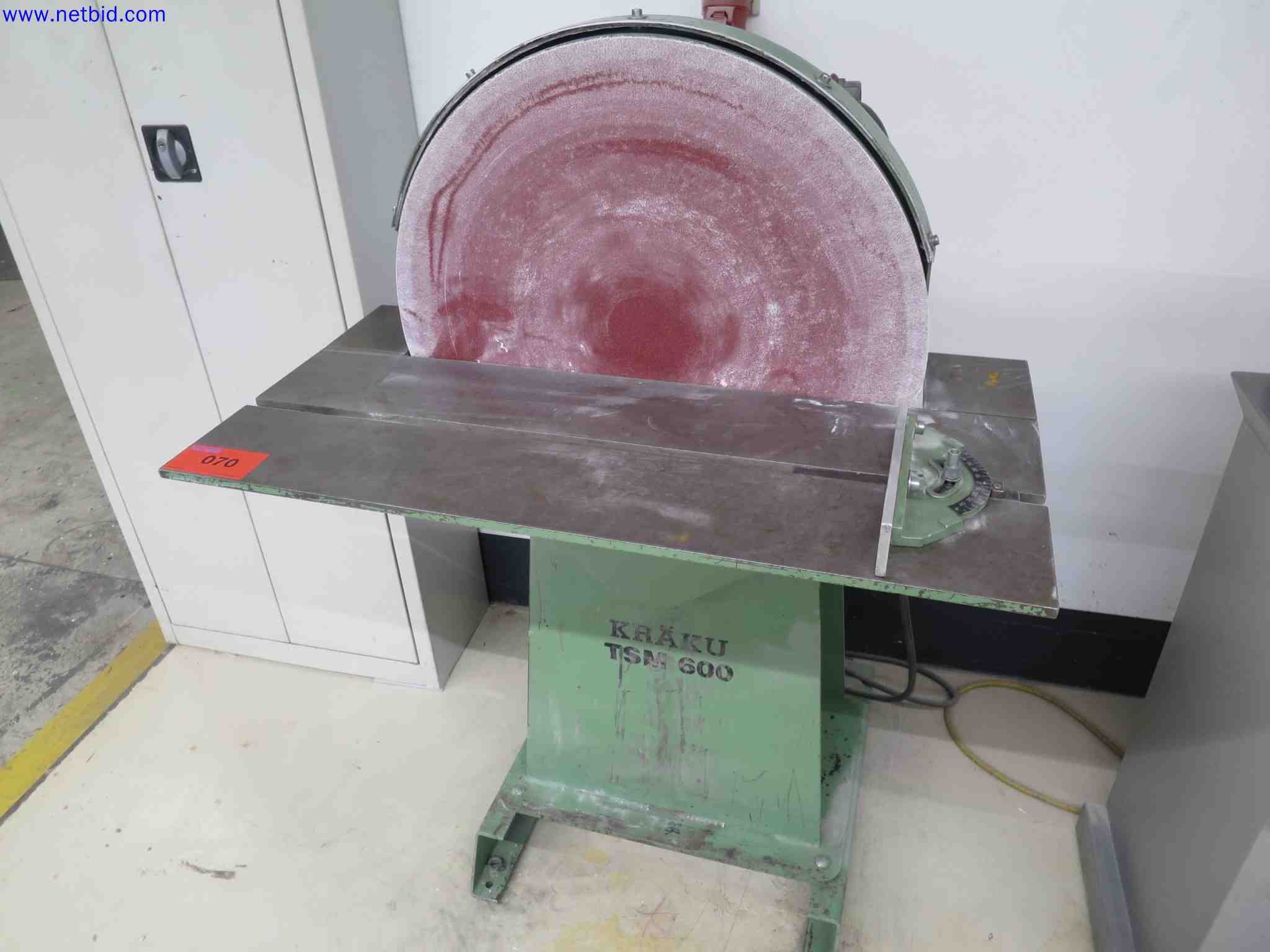 Machines CNC bien entretenues destinées à la fabrication de pièces métalliques de précision-2