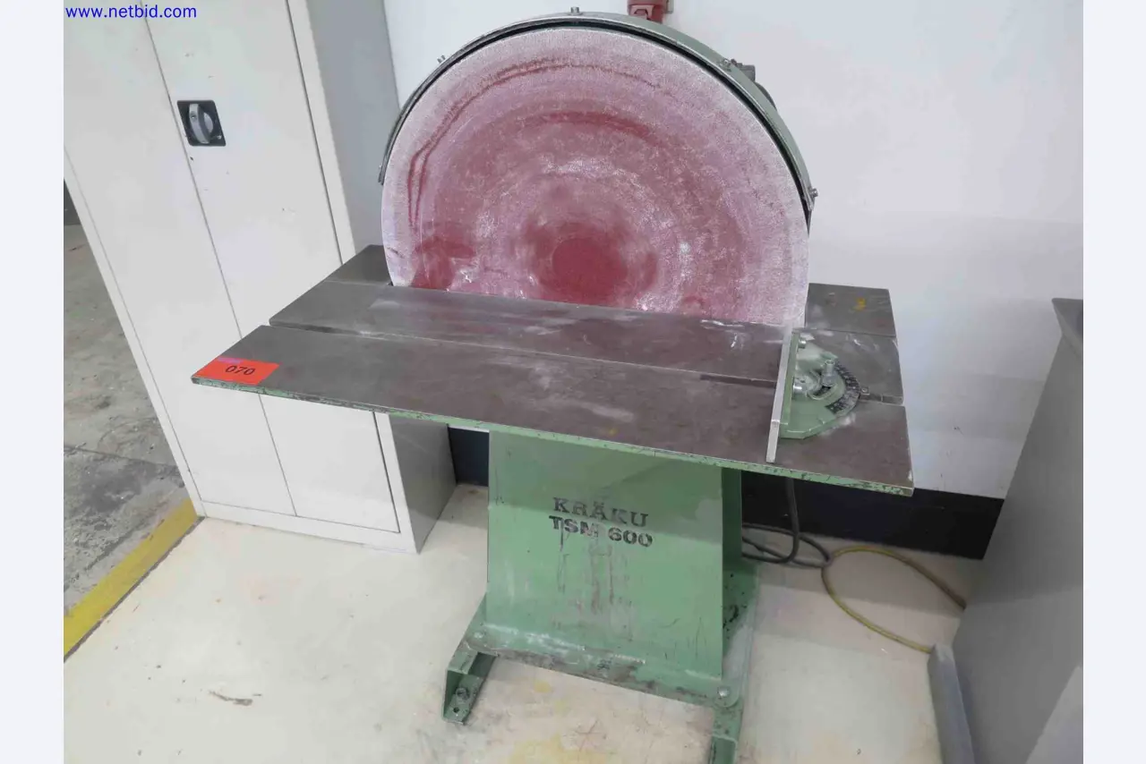 Machines CNC bien entretenues destinées à la fabrication de pièces métalliques de précision-2