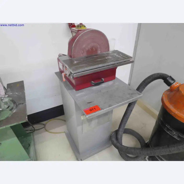 Machines CNC bien entretenues destinées à la fabrication de pièces métalliques de précision-1