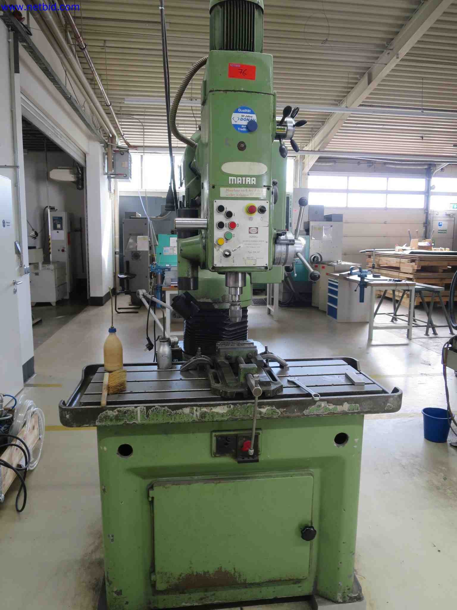 Máquinas CNC en buen estado para la fabricación de componentes metálicos de precisión-1