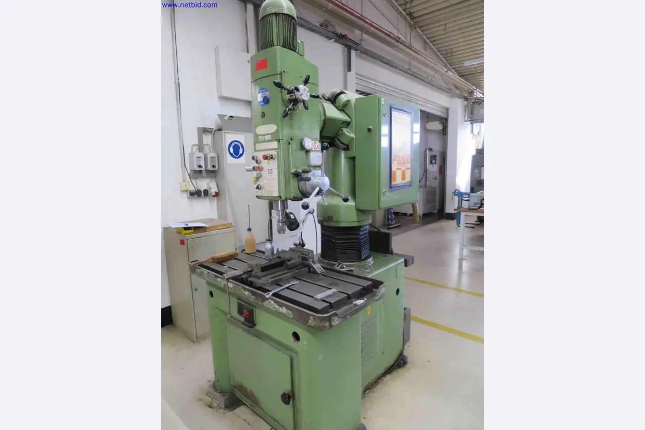 Máquinas CNC en buen estado para la fabricación de componentes metálicos de precisión-3
