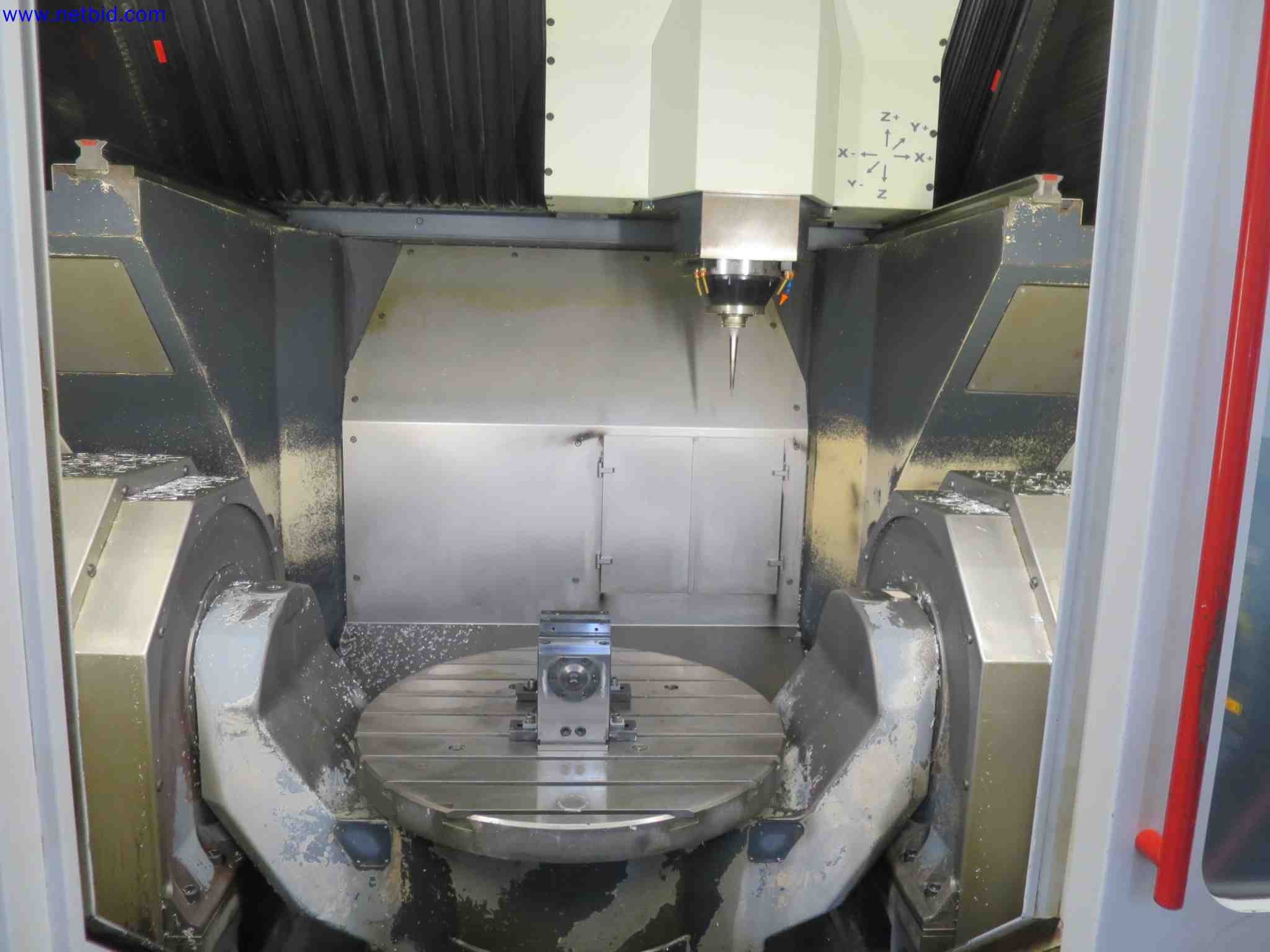 Machines CNC bien entretenues destinées à la fabrication de pièces métalliques de précision-2