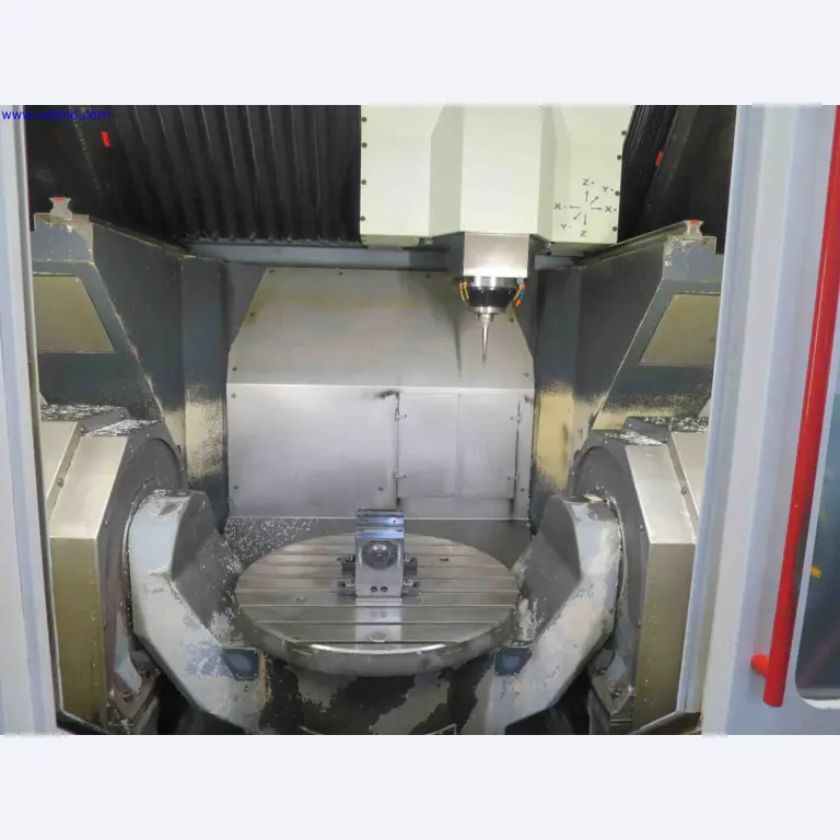 Machines CNC bien entretenues destinées à la fabrication de pièces métalliques de précision-2