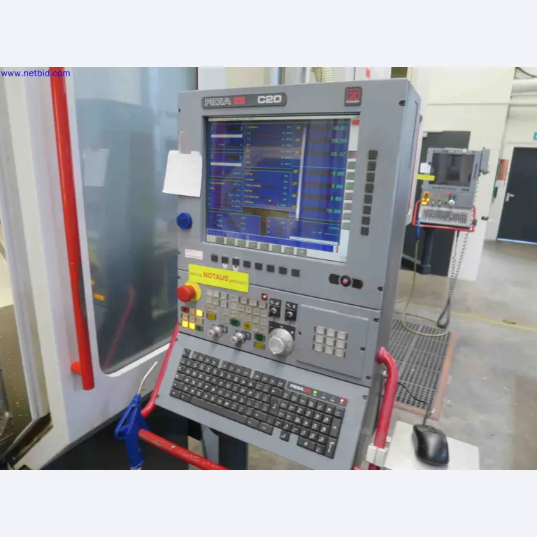 Machines CNC bien entretenues destinées à la fabrication de pièces métalliques de précision-3