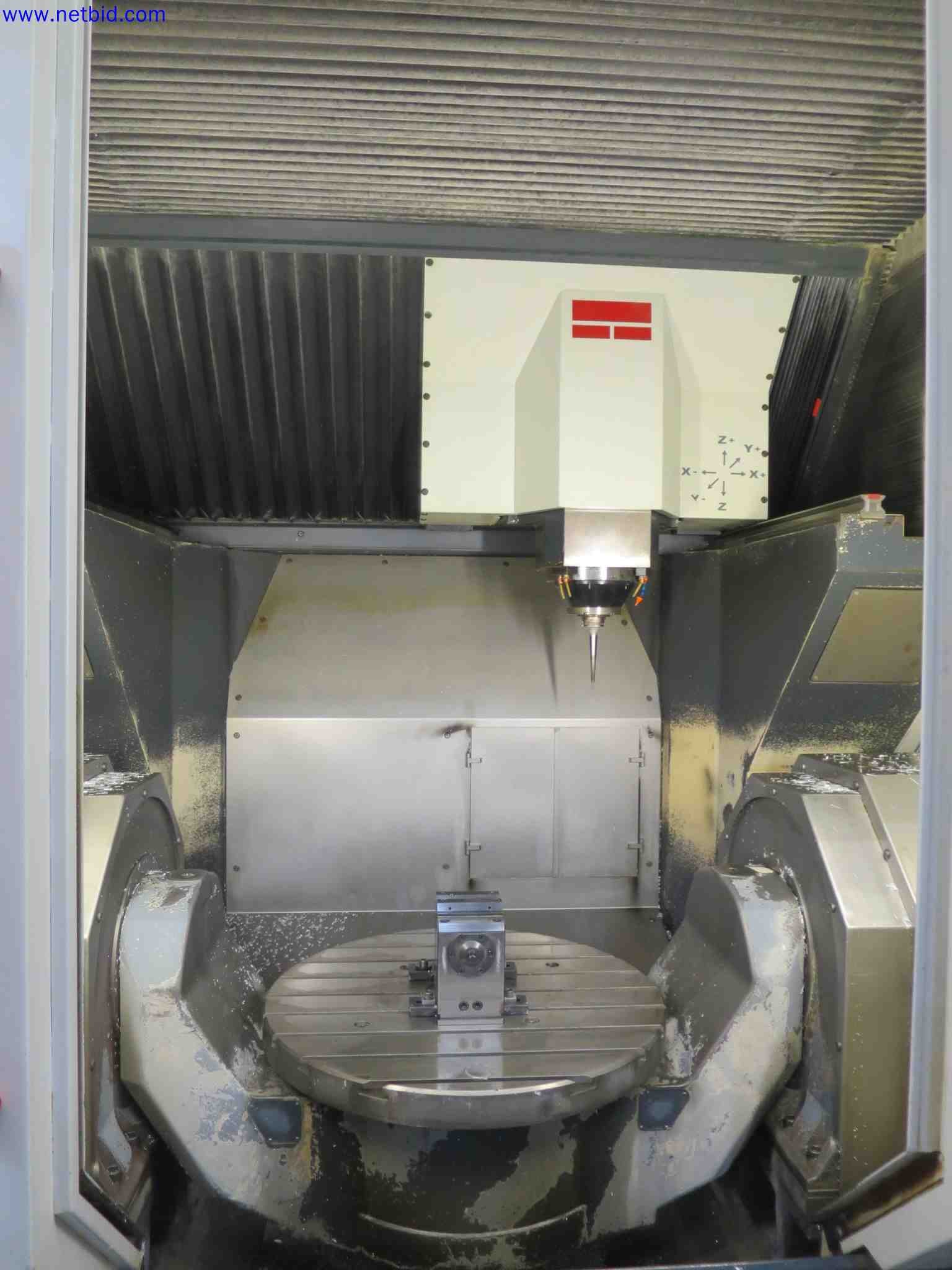 Machines CNC bien entretenues destinées à la fabrication de pièces métalliques de précision-4