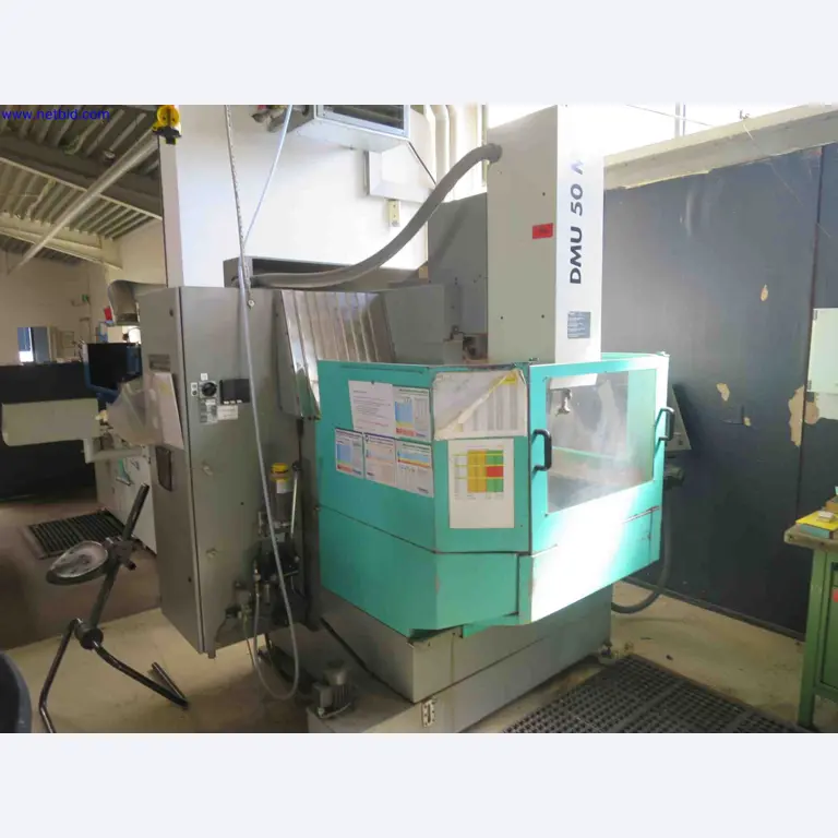 Machines CNC bien entretenues destinées à la fabrication de pièces métalliques de précision-1