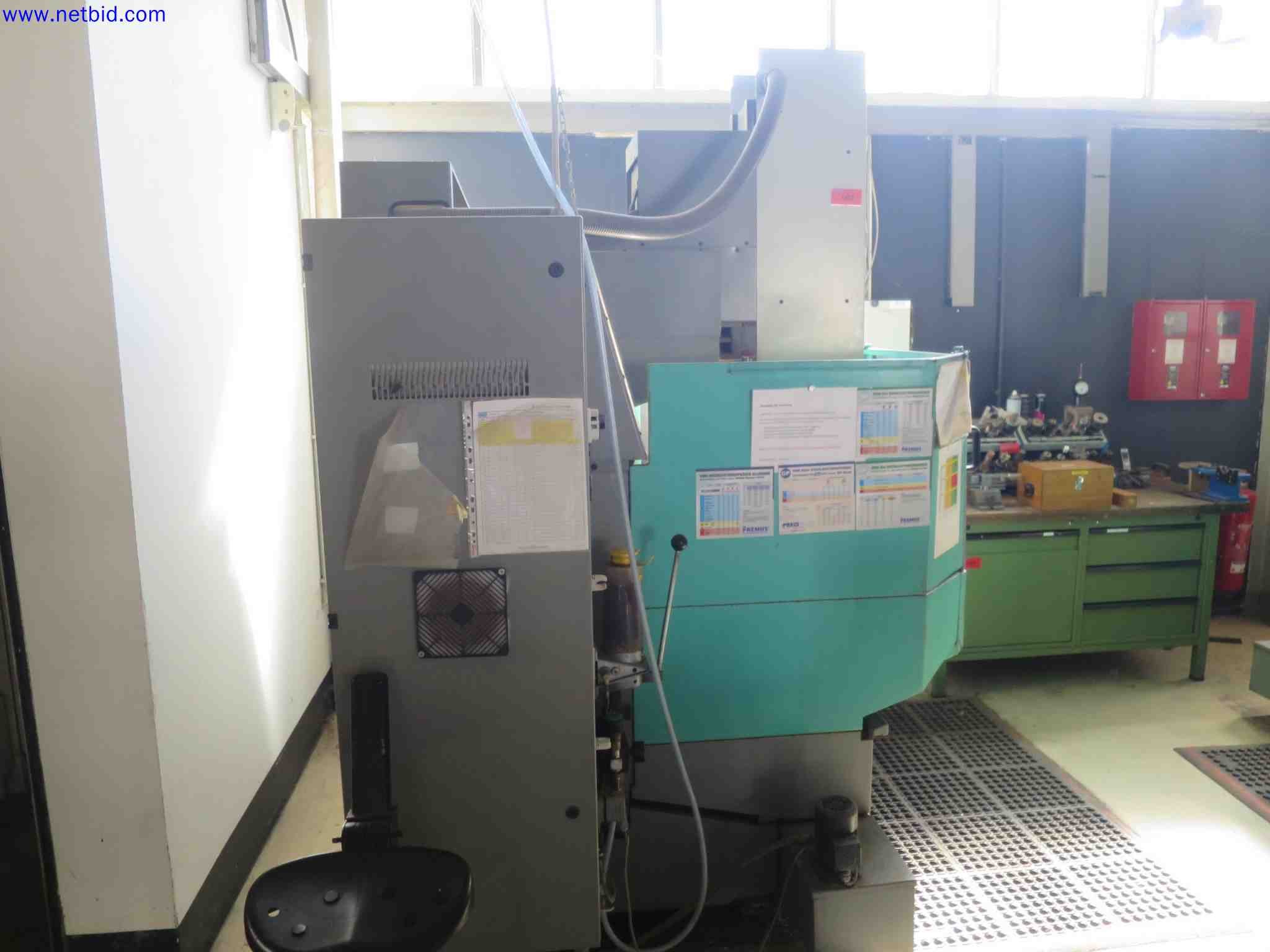 Machines CNC bien entretenues destinées à la fabrication de pièces métalliques de précision-3
