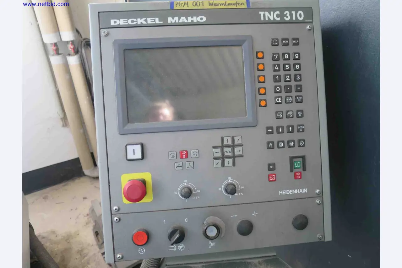 Machines CNC bien entretenues destinées à la fabrication de pièces métalliques de précision-4