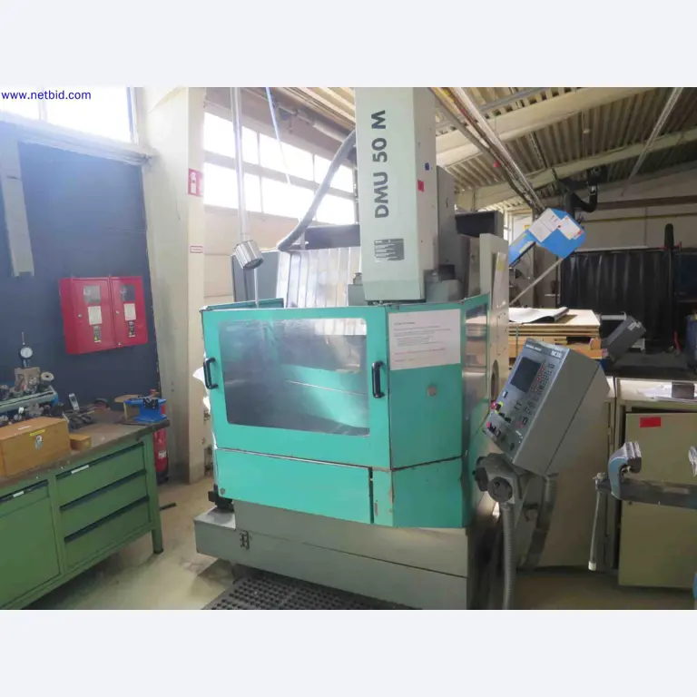 Machines CNC bien entretenues destinées à la fabrication de pièces métalliques de précision-1
