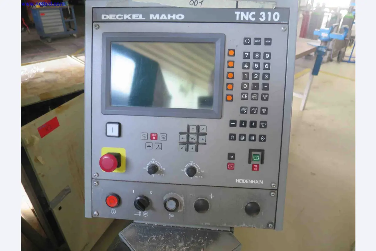 Machines CNC bien entretenues destinées à la fabrication de pièces métalliques de précision-3