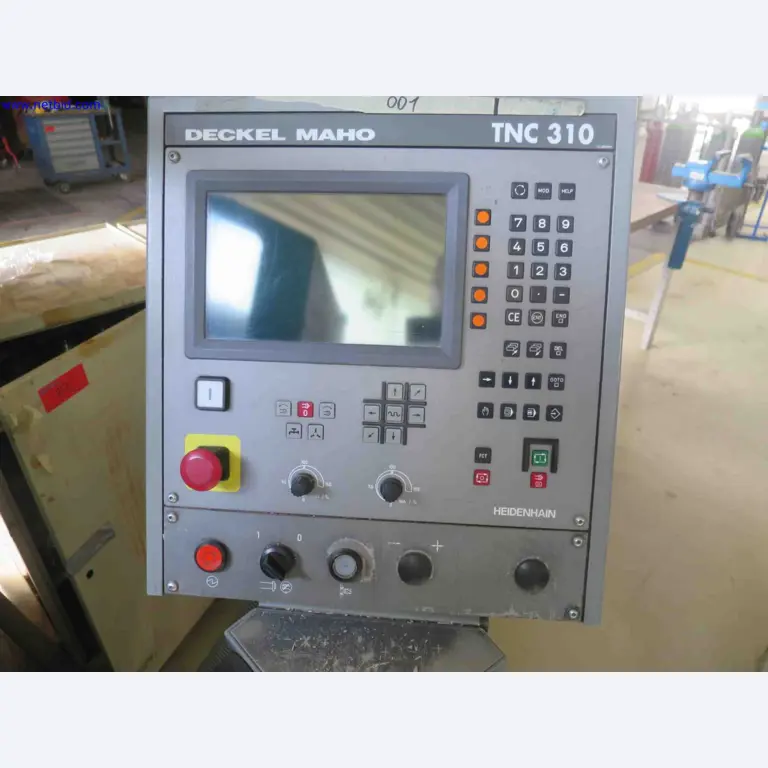Machines CNC bien entretenues destinées à la fabrication de pièces métalliques de précision-3