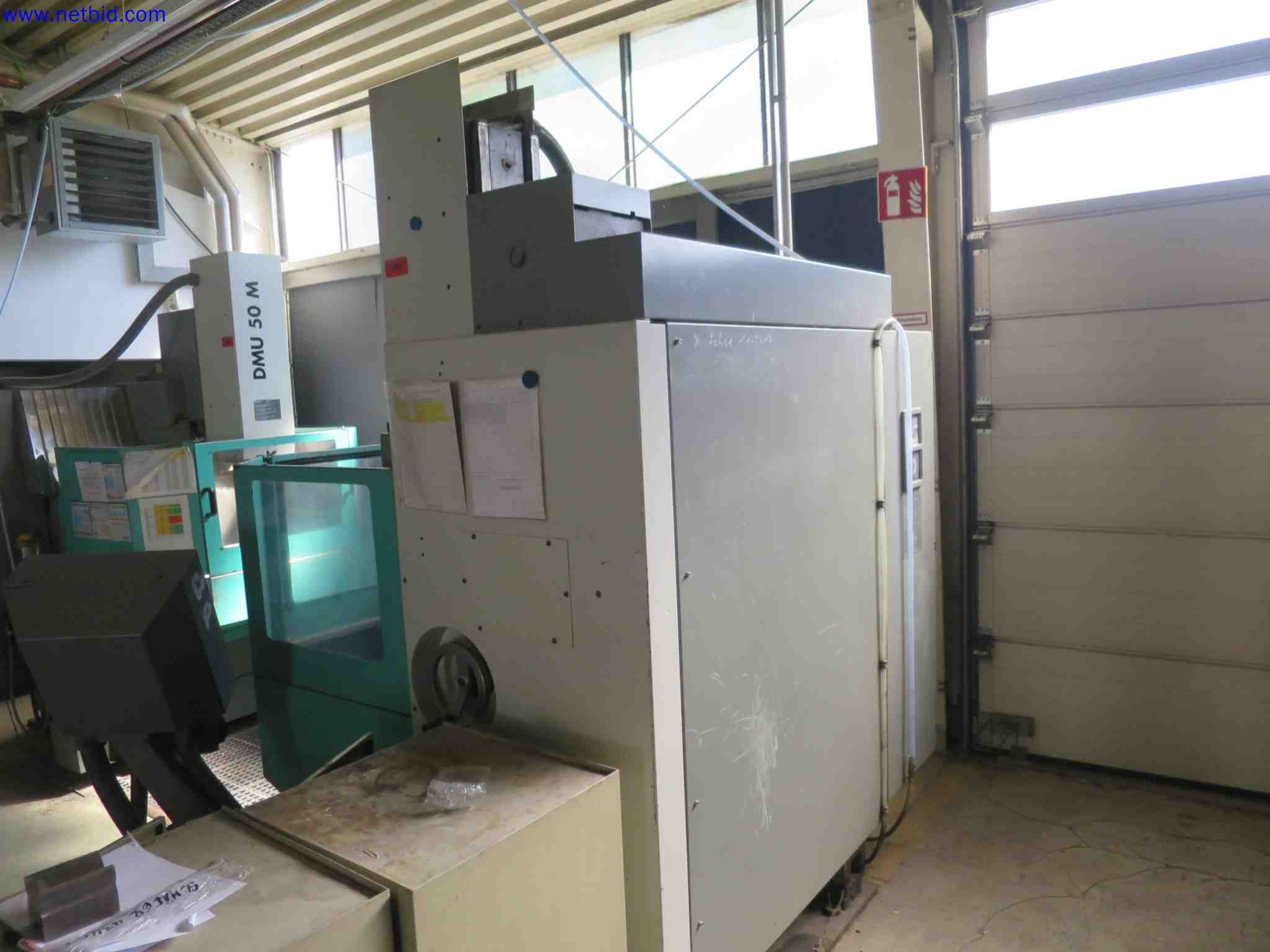 Machines CNC bien entretenues destinées à la fabrication de pièces métalliques de précision-6