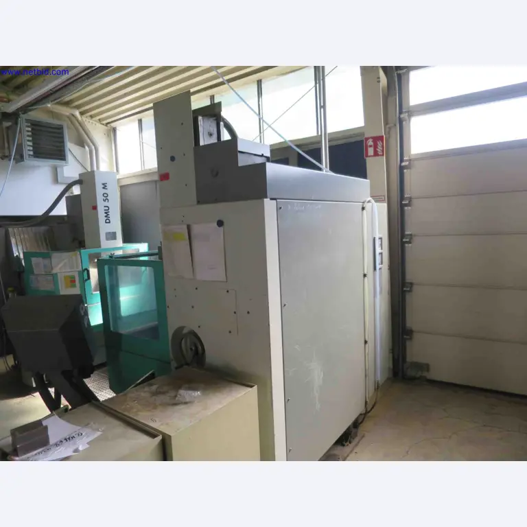 Machines CNC bien entretenues destinées à la fabrication de pièces métalliques de précision-6