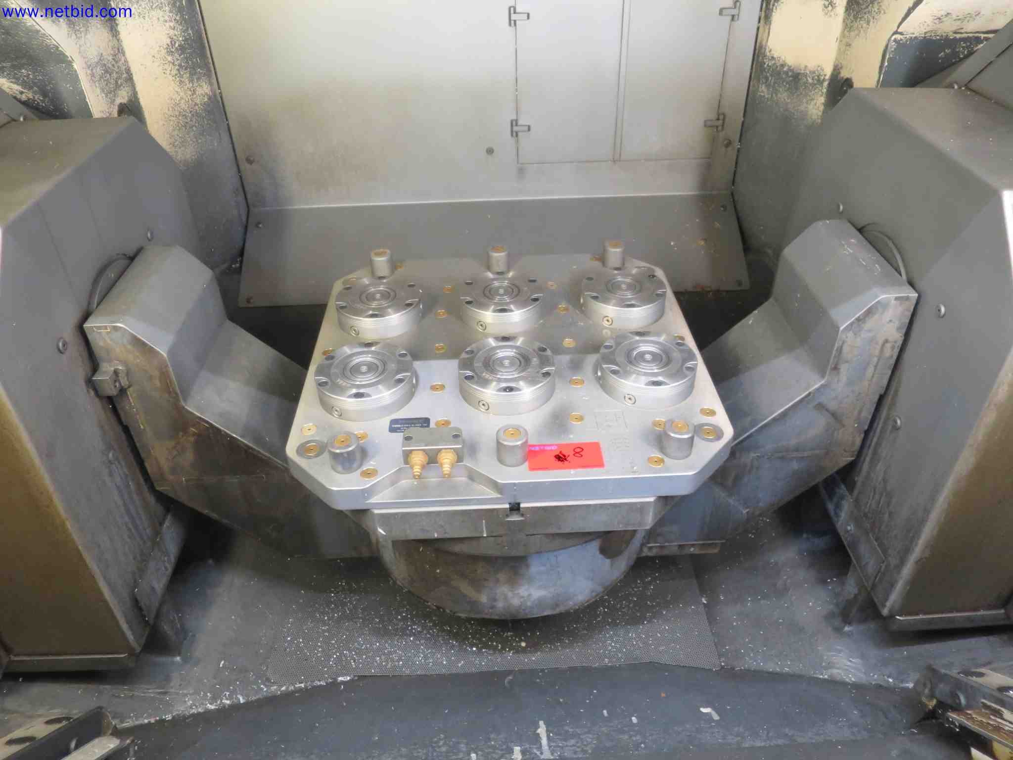 Machines CNC bien entretenues destinées à la fabrication de pièces métalliques de précision-3