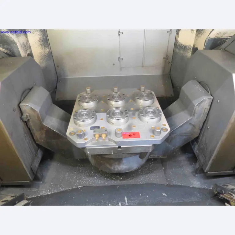 Machines CNC bien entretenues destinées à la fabrication de pièces métalliques de précision-3