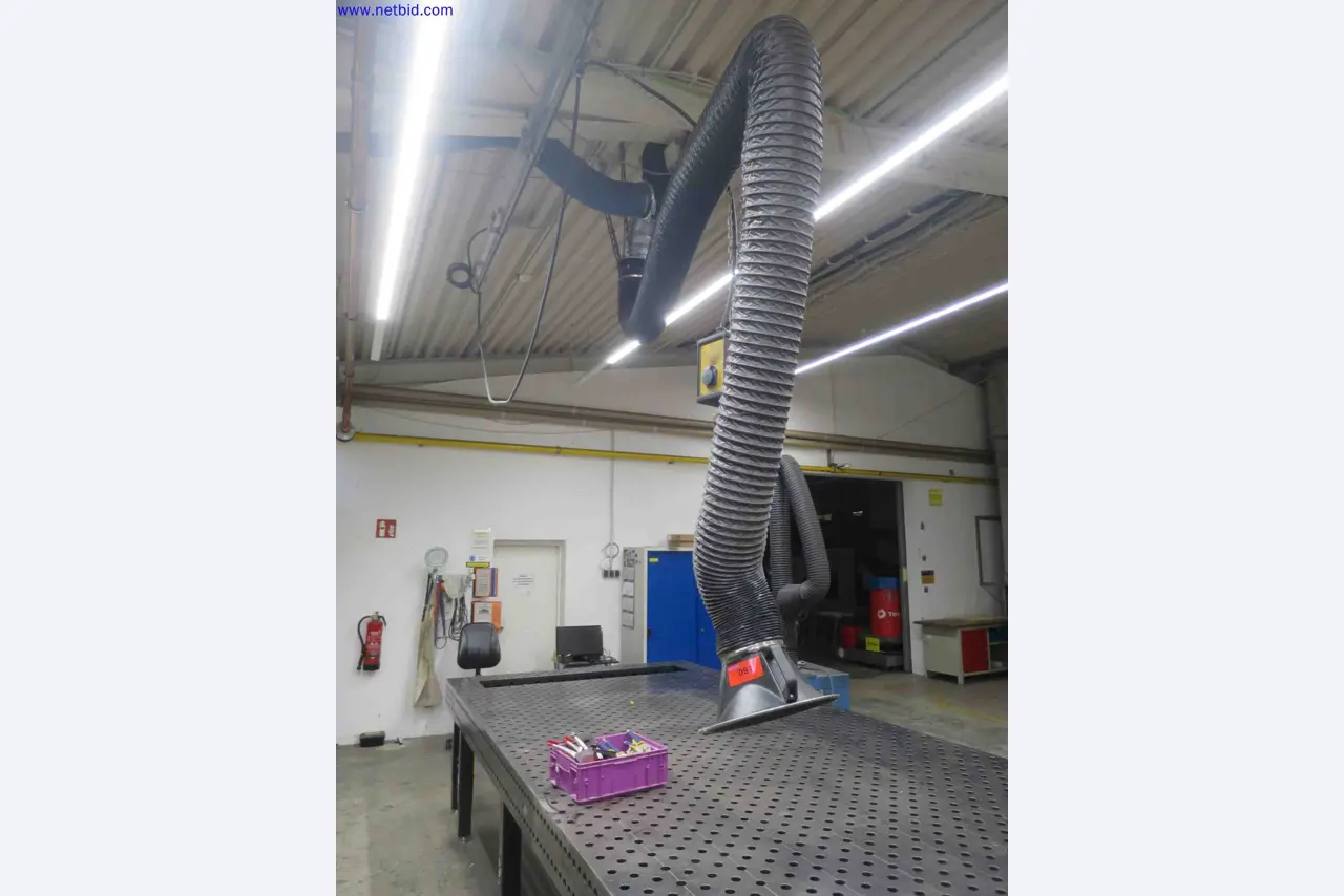 Machines CNC bien entretenues destinées à la fabrication de pièces métalliques de précision-1