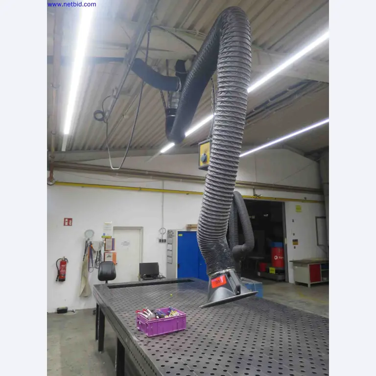 Machines CNC bien entretenues destinées à la fabrication de pièces métalliques de précision-1